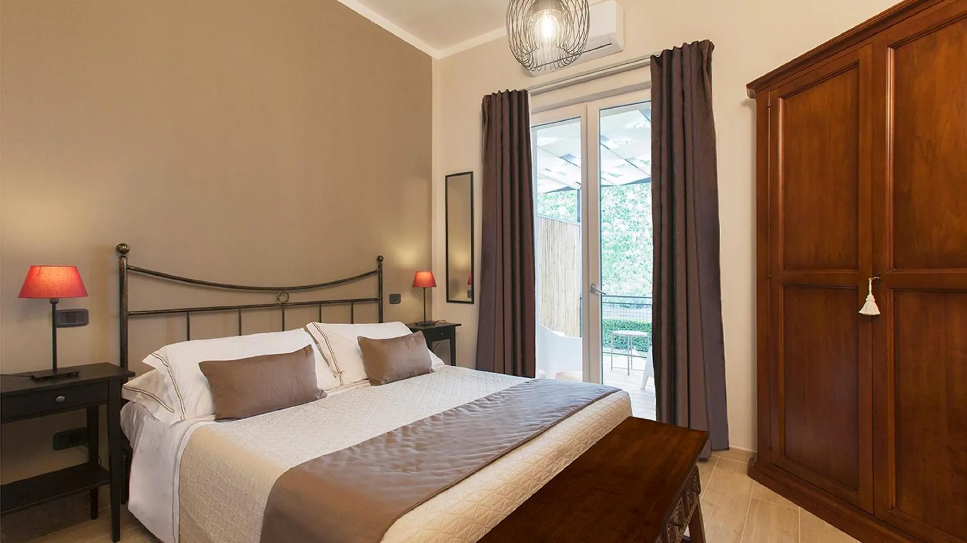 Country Resort Le Due Ruote contacts